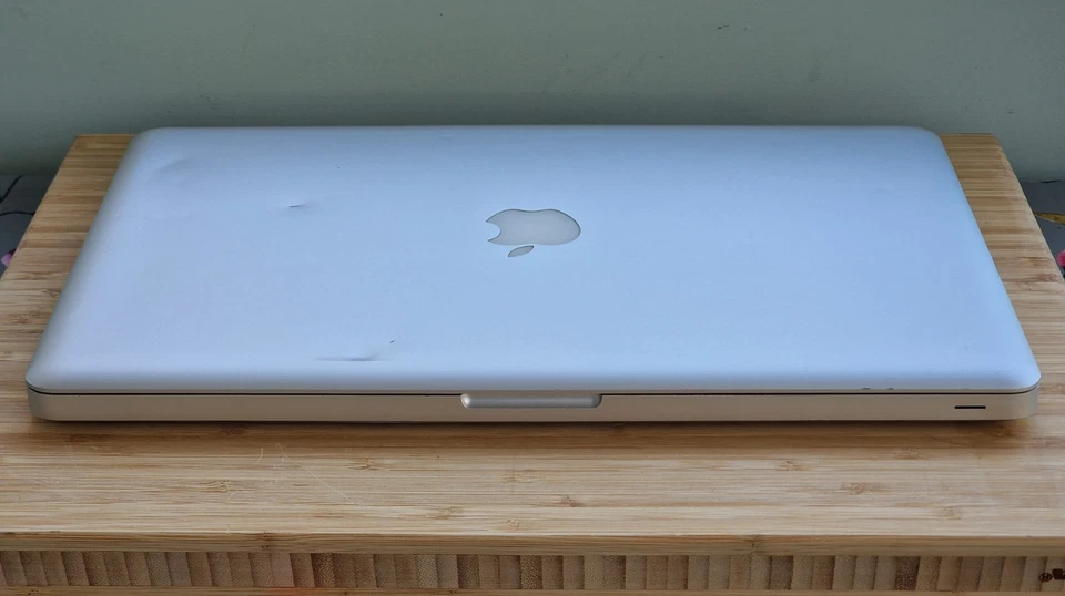 MacBook Pro "Core i7" 2.66 15" Model A1286 Mid 2010 Parts ONLY - Image 4 of 4