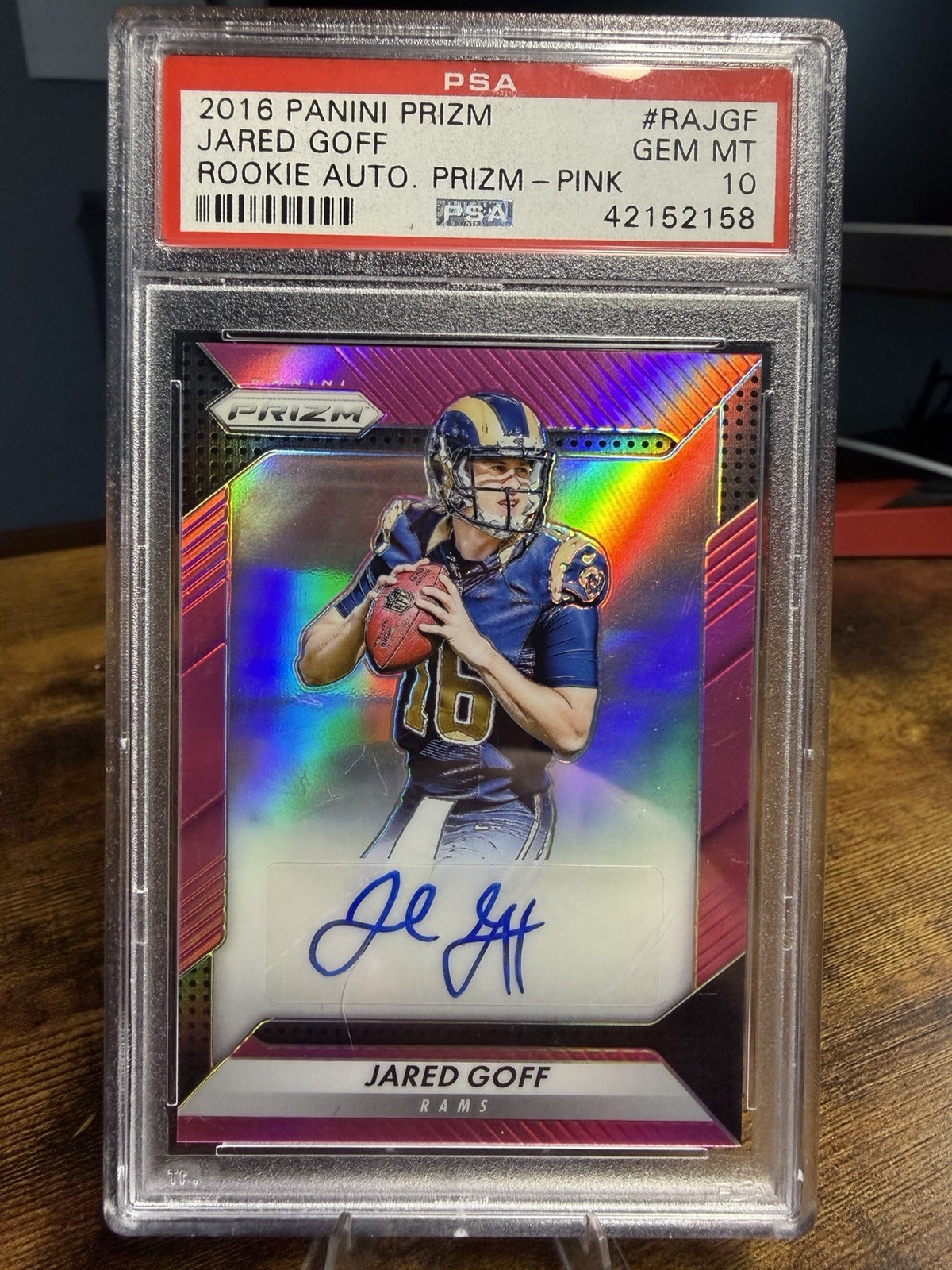 Jared Goff Panini Prizm Rookie Autograph Prizm #RAJGF Pink