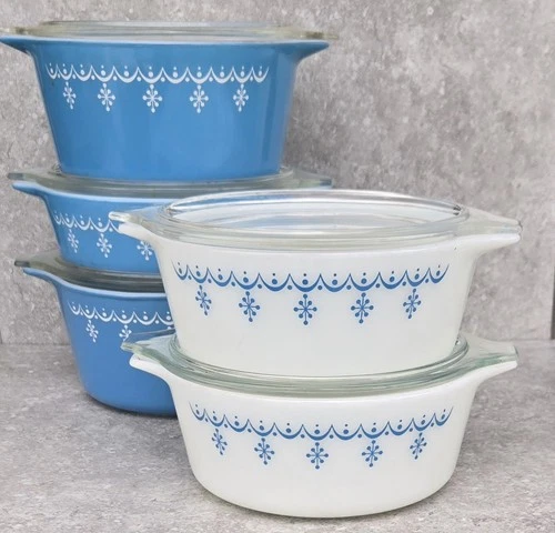Set 5 Pyrex Snowflake Garland Nesting Covered Refrigerator Casserole Dish Bowls