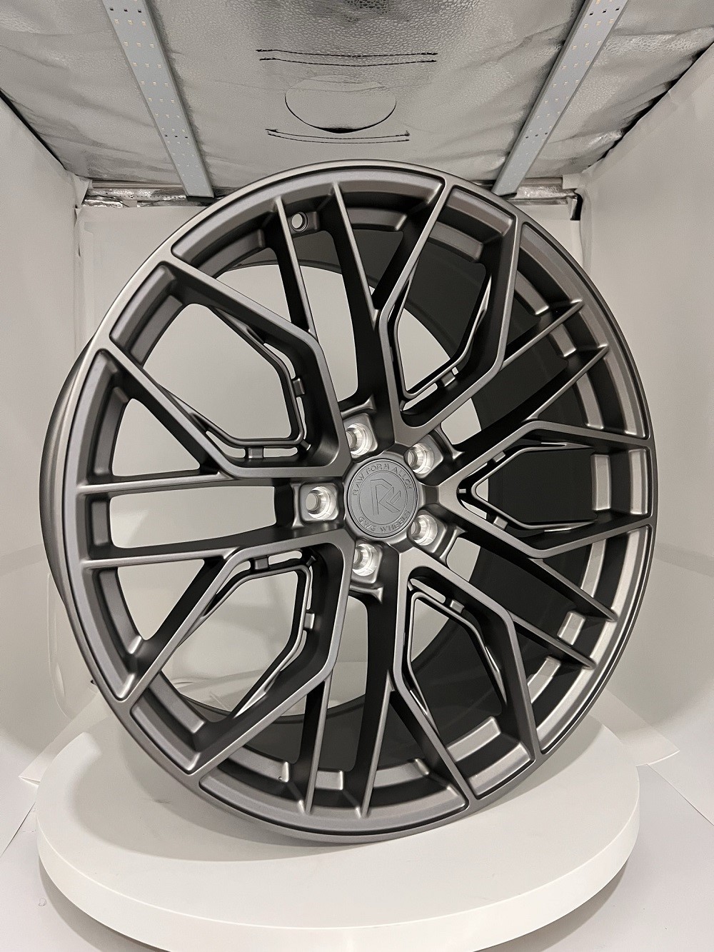 GWG RF1 20 inch Gunmetal Rim fits BMW i8 2015