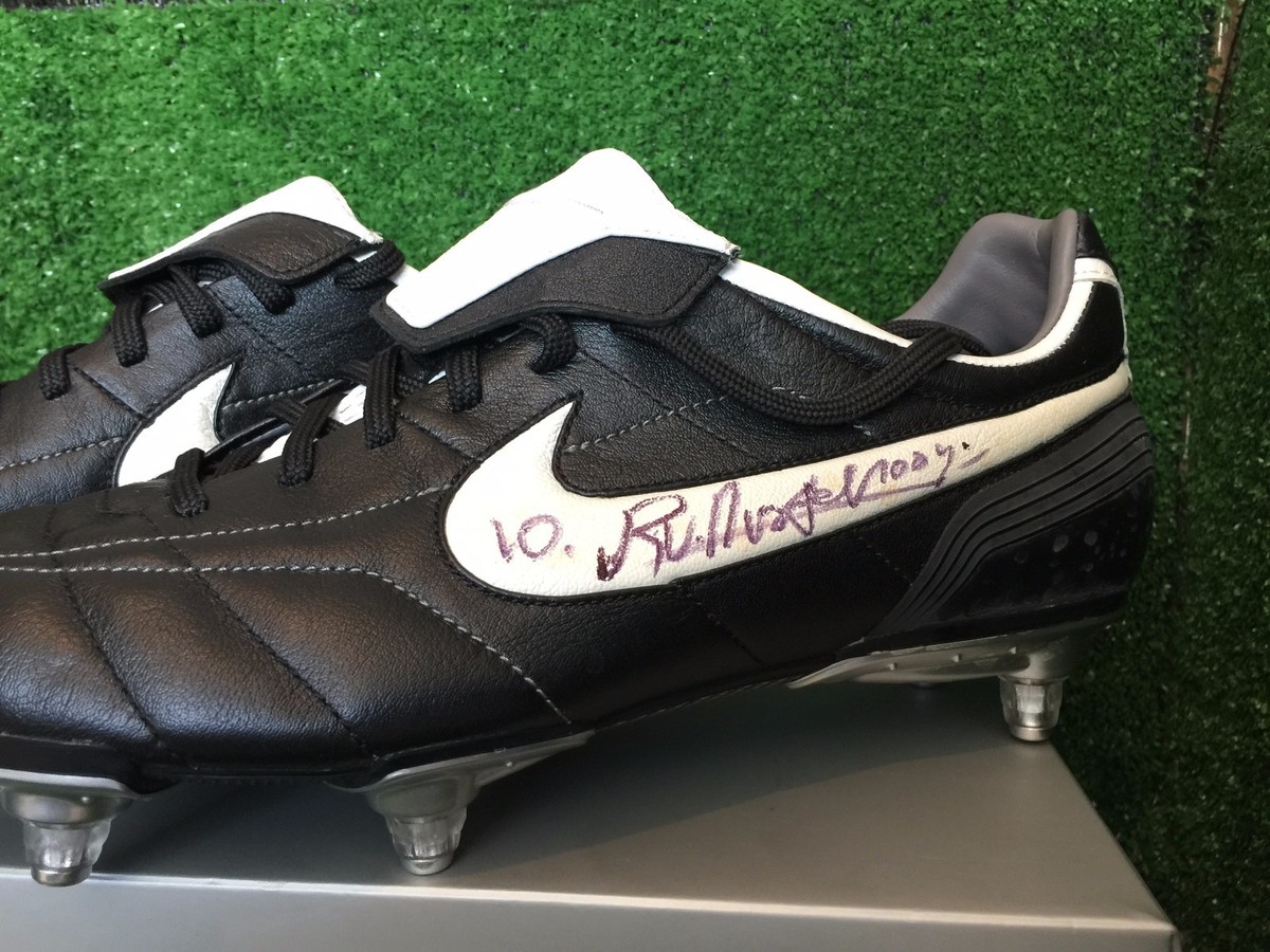 NIKE Signed by Ruud van NistelrooyTIEMPO TOTAL 90 T90 44,5 10,5 10