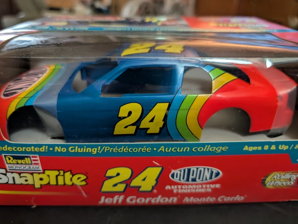 Nuevo en caja - Revell - Snaptite 24 - Jeff Gordon - Monte Carlo - Dupont - Modelo 1:24 Foto 2 de 4