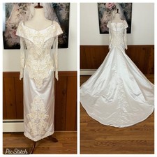 Pretty Vintage 90s Off Shoulder Sheath Wedding Gown
