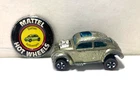 1967 HOT WHEELS Redline Custom Volkswagen VW + Button Badge OLIVE GREEN 1:64