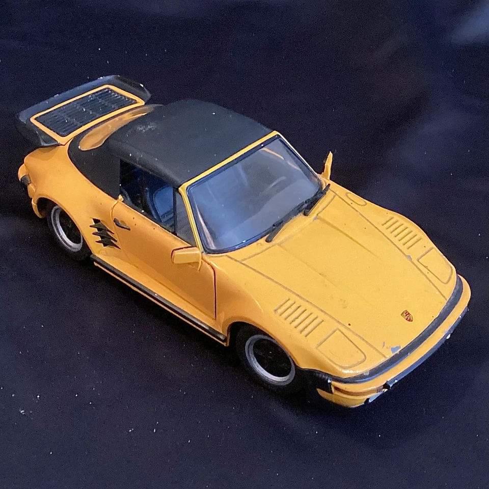 Revell 1:18 Porsche 930 Turbo Yellow Diecast Model Car (11C) MO#8760 - Image 2 of 4