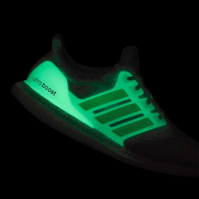 Women's adidas UltraBOOST 5.0 DNA Running Shoes White/Signal Green/Dash Grey G58 | eBay
