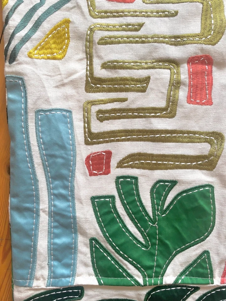 Stunning Osborne & Little Cushion  Cover - Totem / Leaf Colour-way. 88cm x 88cm. - Image 4 of 4