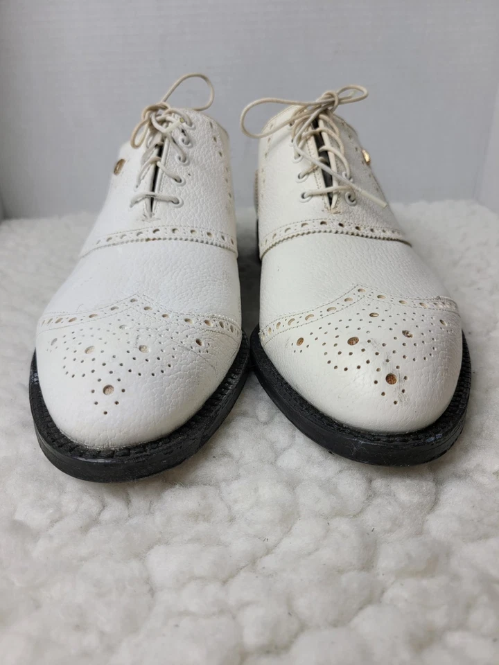 Zapatos de golf Footjoy Classics de colección años 70 para hombre talla 9,5 51409 blanco brogue punta de ala  Foto 2 de 4
