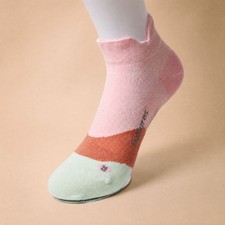 Size M - Feetures Elite Ankle Socks Light Cushion No Show Tab