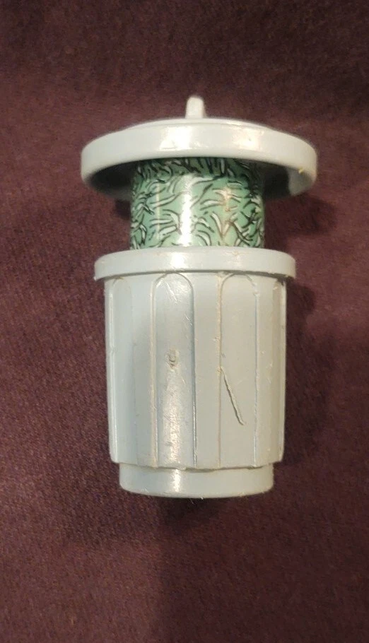 Lata de lixo pop-up vintage Muppets, Inc. Oscar the Grouch Twist com alça de brinquedo - Imagem 4 de 4