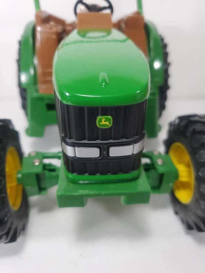 ERTL John Deere Green 1/16 Toy Tractor Rollbar 7 Inch Diecast and Plastic 47326 - Image 4 of 4