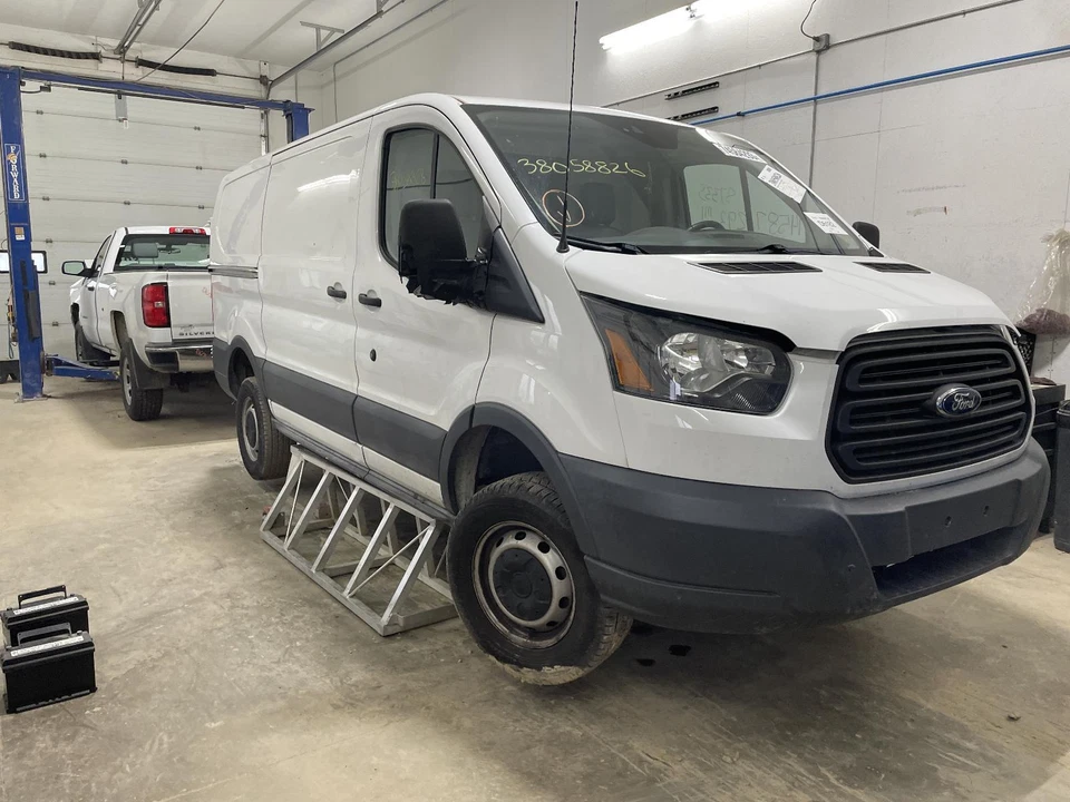 Conjunto de bomba y motor ABS usado se adapta a: Ford Transit 150 2016 montaje grado A Foto 4 de 4