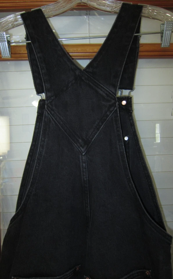 Baberos cortos Old Navy negros descoloridos para mujer pequeños Foto 4 de 4