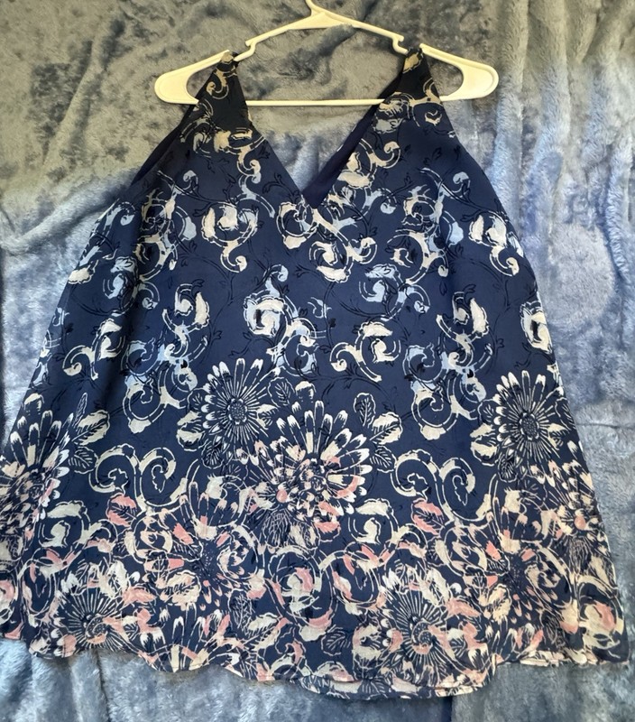 $ 1/2 off Lane Bryant Size 12 Sleeveless Blue Floral Top, Excellent Condition