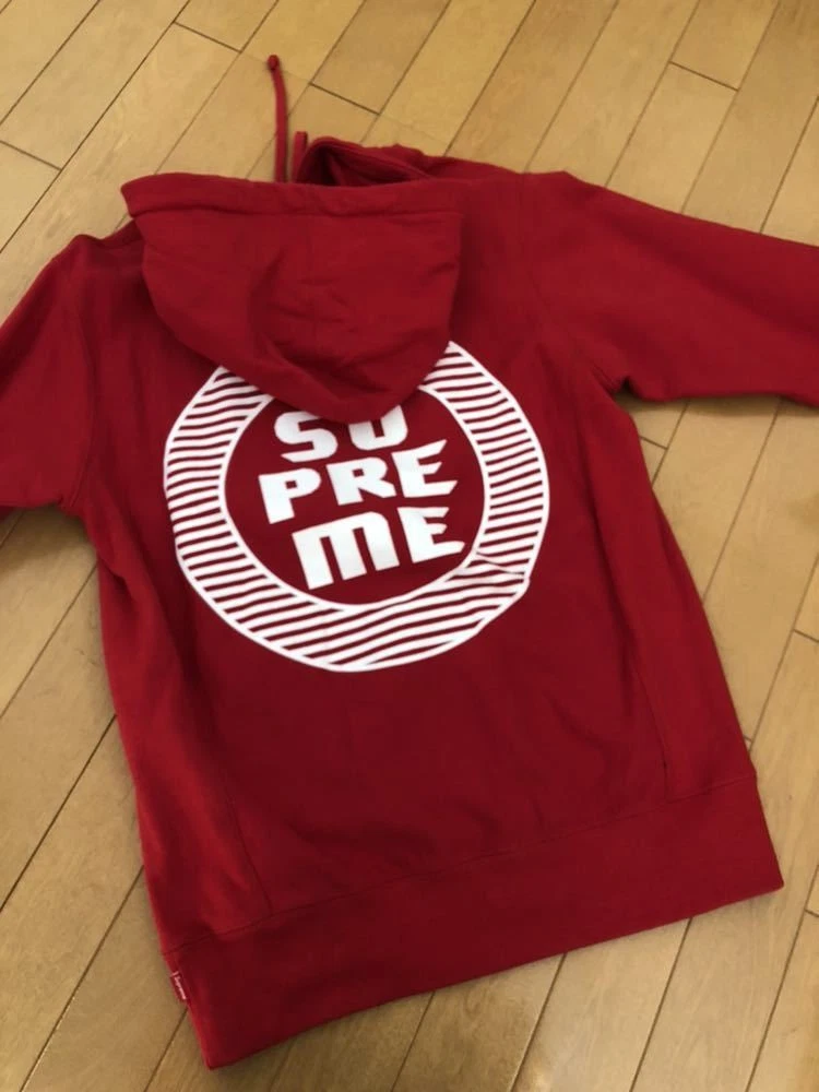 sweat à capuche porté Supreme Supreme Logo taille M rouge