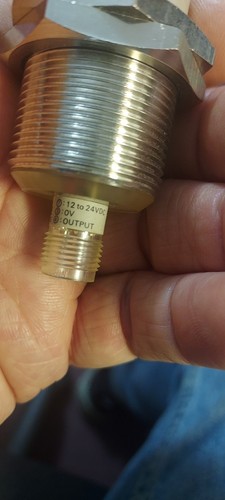 Omron TL-X18M8B1-P1E inductive proximity switch pnp no 12-24VDC - Picture 3 of 5