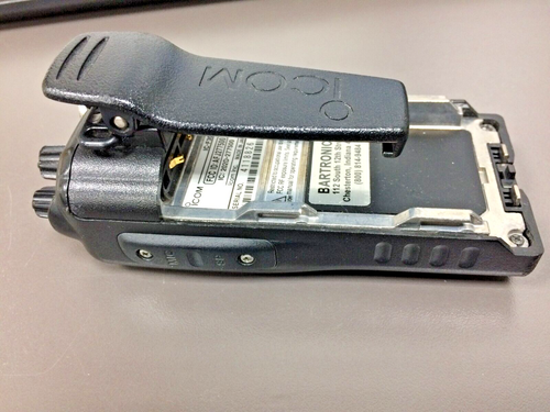 ICOM IC-F3011 VHF, Radio, 5W, 16 CH, NO BATTERY, NO ANTENNA, Free Programming - Picture 4 of 5