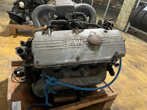 BMW E21 Motor, M10 1,8 Liter mit Zylinderkopf und Ansaugung, Krümmer