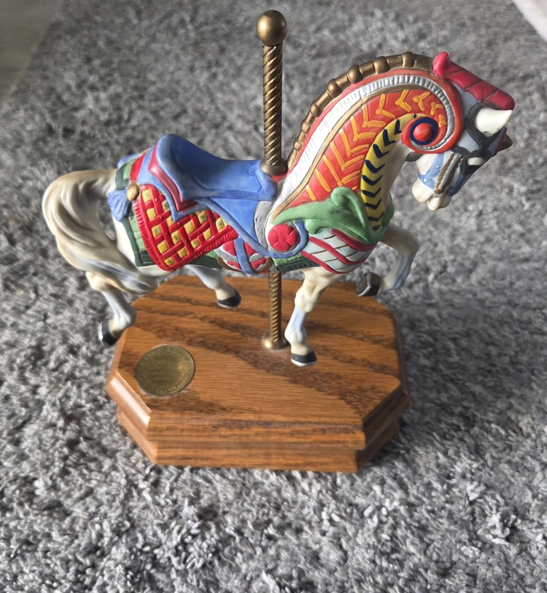Willitts Music Box In Collectible Music Boxes (1970-Now) for sale