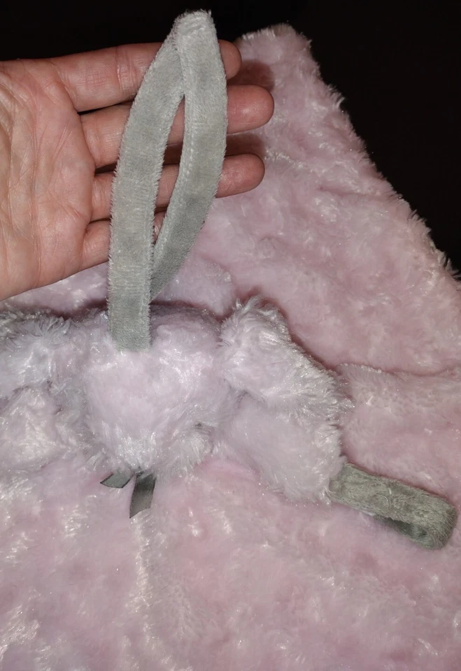 Mantas Beyond Bebé Niña Rosa Remolino Conejito Seguridad Binky Asiento de Coche Cuna ¡Encantadora! Z Foto 3 de 4