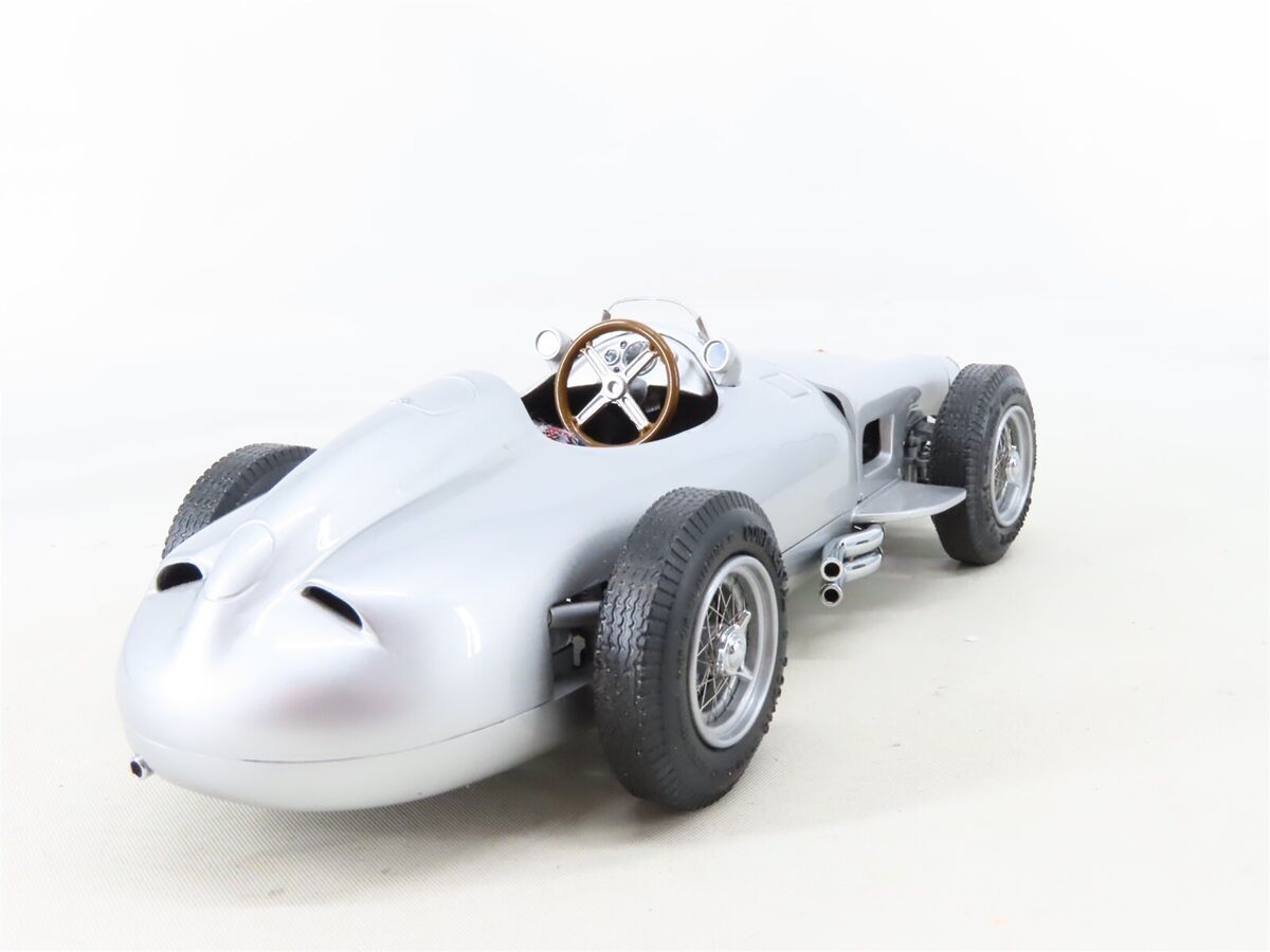 1:18 Scale CMC Die-Cast M-006 Mercedes-Benz W196 Silberpfeil 1:18 Scale CMC Die-Cast M-006 Mercedes-Benz W196 Silberpfeil