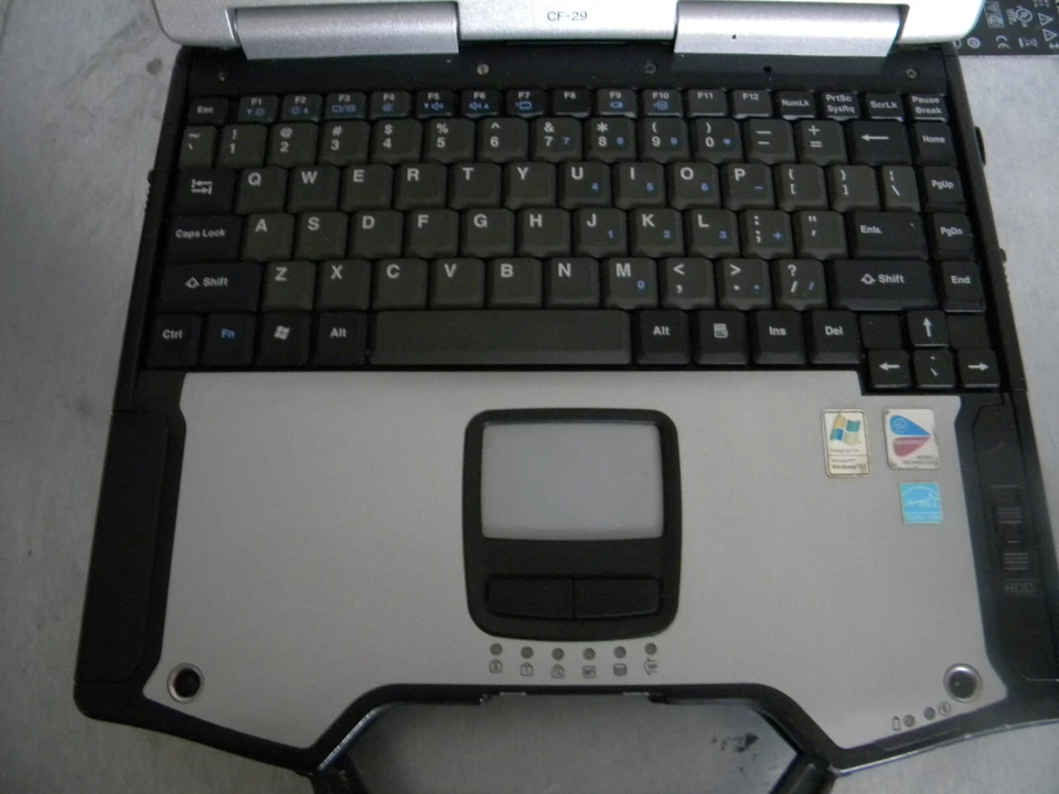 Panasonic Toughbook CF-29 13,3 pulgadas (40 GB, Intel Pentium M, 1,6 GHz, 512 MB) LTQGZBM Foto 4 de 4