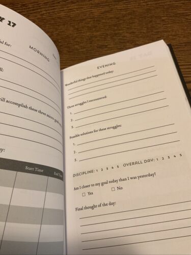 100-Day Goal Journal : Accomplish What Matters to You by John Lee Dumas... - Picture 5 of 6