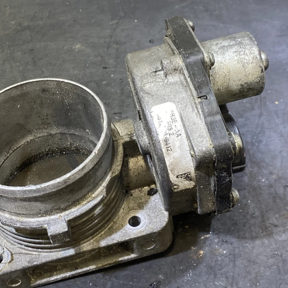 Ford E-350 Super Duty 2005-2016 carrocería del acelerador 6R3E-AA usado OEM Foto 3 de 4