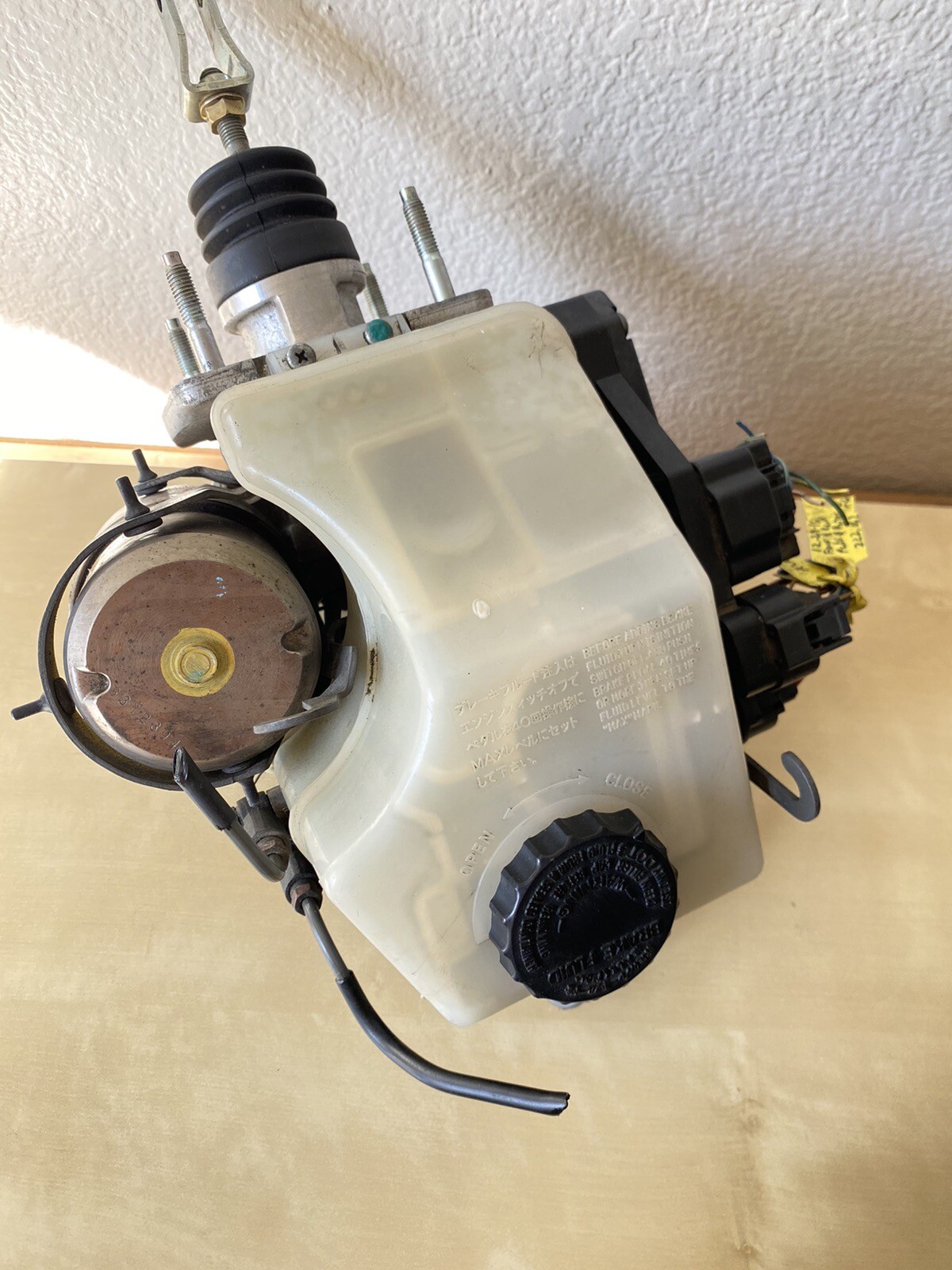 19982005 Lexus GS300 GS400 GS430 Abs AntiLock Brake Pump Assembly