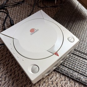 Sega Dreamcast Console White HKT-3020 Powers On Does Not Read Disc Controller