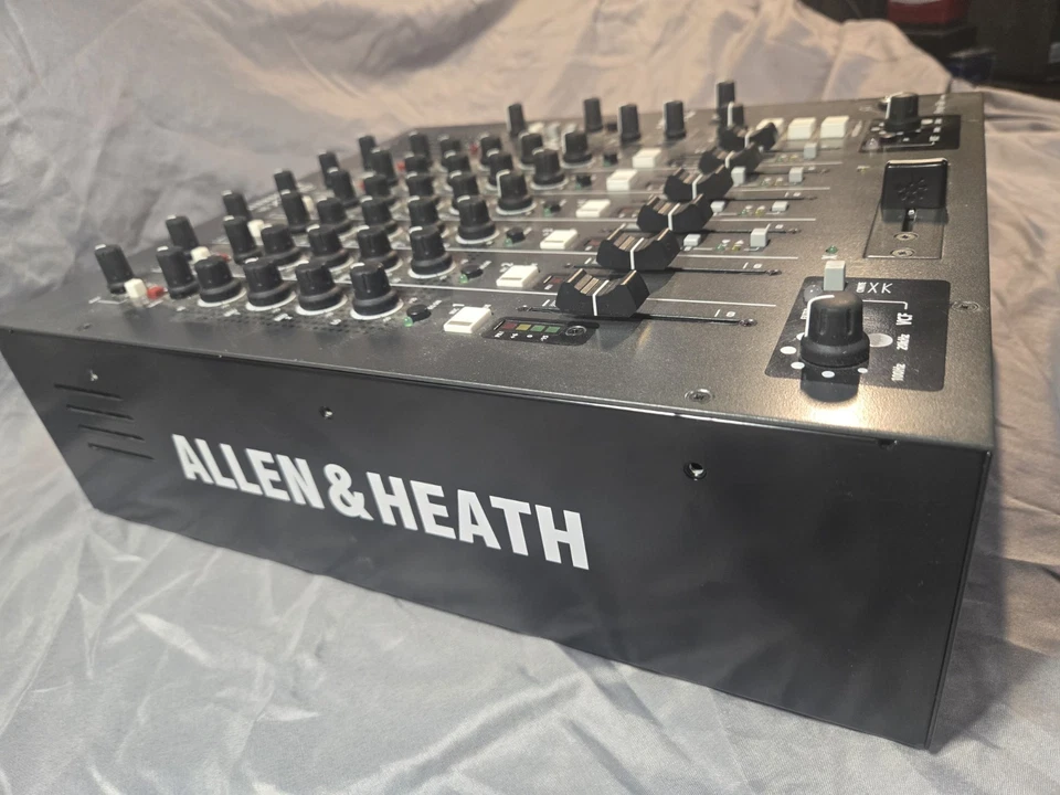 Allen & Heath XONE:92 Professional 6 Channel Club/DJ Mixer - Image 3 of 4