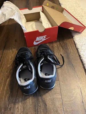 Women s Nike Genicco Shoes Size 9.5