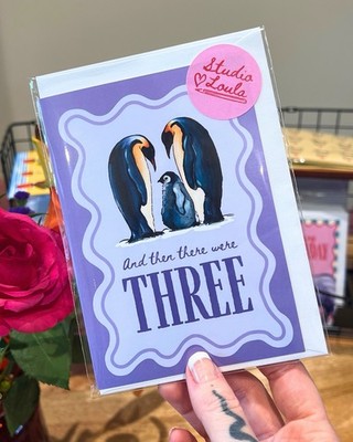 Erste Babykarte: Handgezeichnete Pinguin Familie Illustration | Babyparty, neue Mama