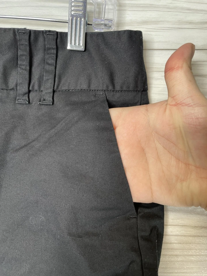 Pantalones Cortos Old Navy Para Mujer 6 Negros Elastizados Cintura Baja Chino Puño Dobladillo Doble Botón Foto 3 de 4