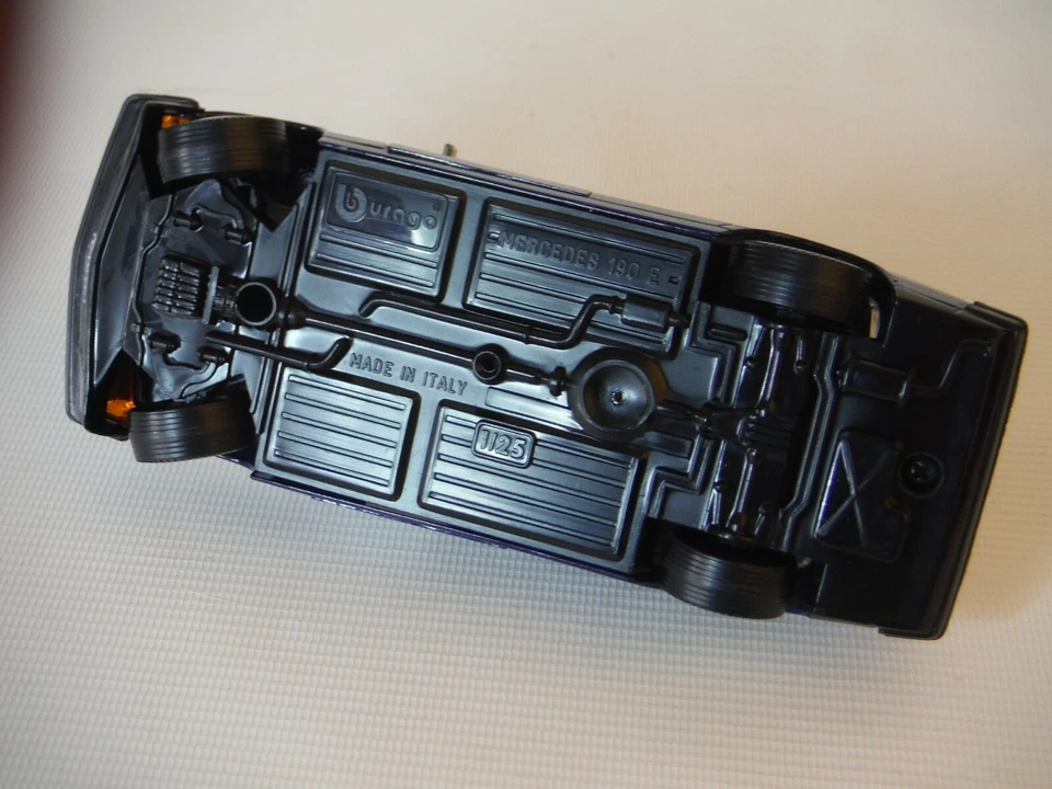 BURAGO 1:25 MERCEDES BENZ 190E - Immagine 4 di 4