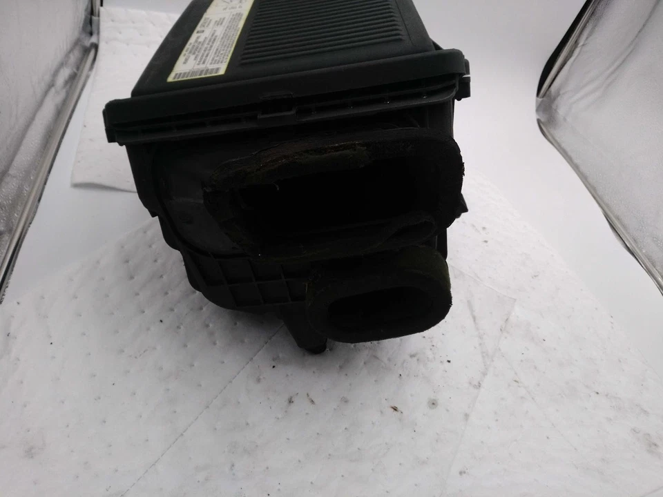 Conjunto de filtro de aire usado se adapta a: Chevrolet Suburban 1500 2004 sin alta capacidad G Foto 2 de 4