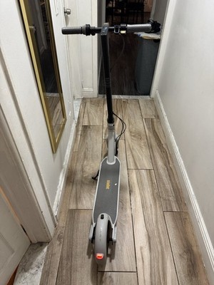 Segway Ninebot Max G30LP Electric Scooter 18.6MPH Max Speed 25-Mile (Good)