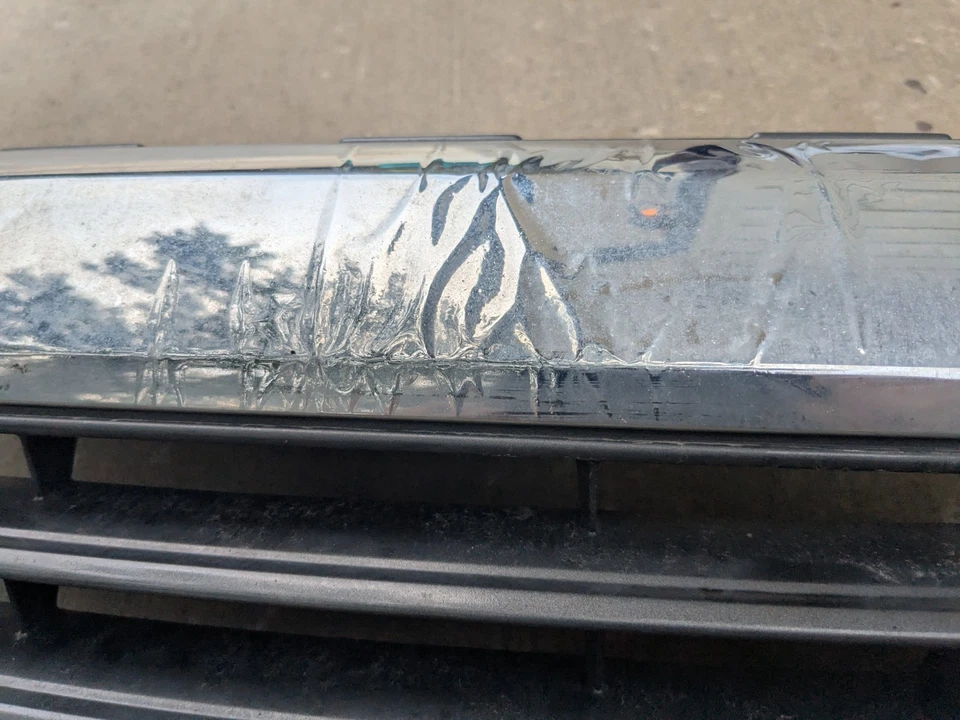 Parrilla superior delantera original OEM 11-17 Nissan Quest Foto 4 de 4