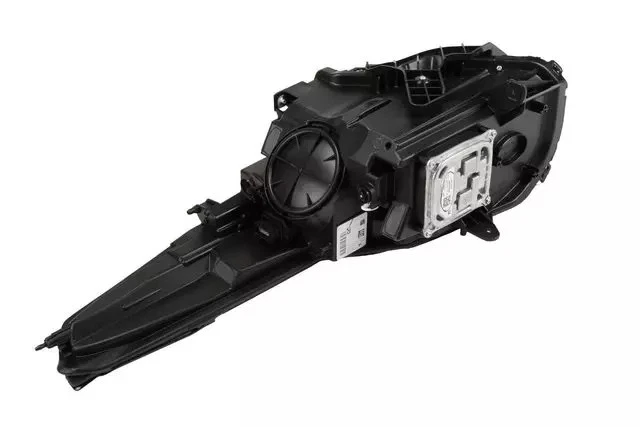 Genuine GM Passenger Side Headlamp 84319713 - Image 2 of 4