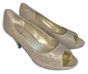 bandolino open toe heels