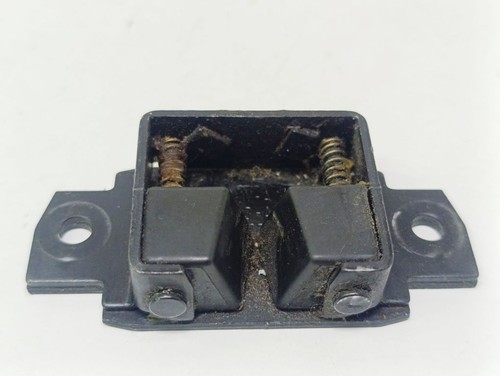 2000 Schließkeil Schließbügel Heckklappe Kofferraumdeckel UST130501