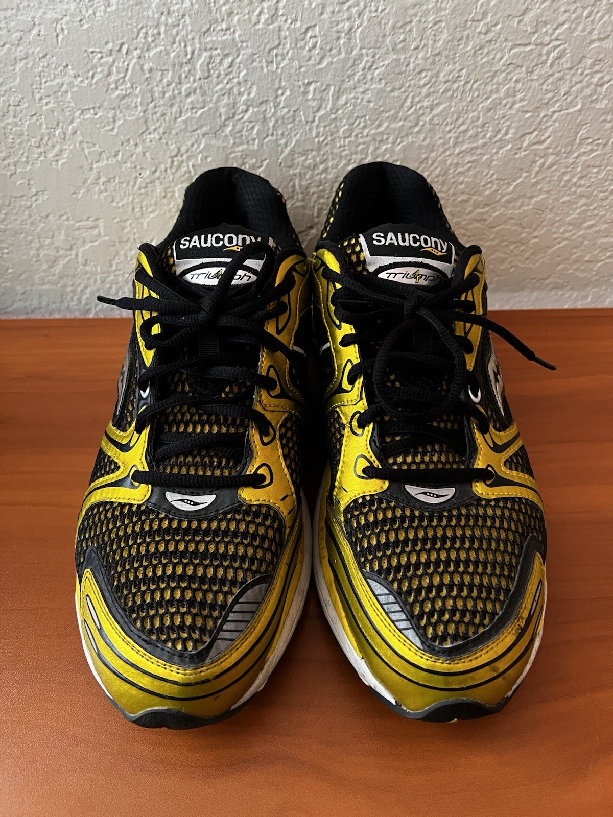Saucony ProGrid Triumph 4 Lemon Chrome Shoes Size 11.5 *FLAWS / NO INSOLES* thumbnail 3