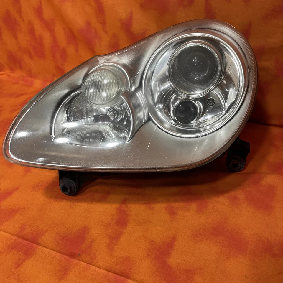 2003-2006 PORSCHE CAYENNE LEFT DRIVER HID HEADLIGHT LAMP W / Mount OEM - Image 3 of 4