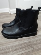 GAP KIDS SIZE 5 BOOTS