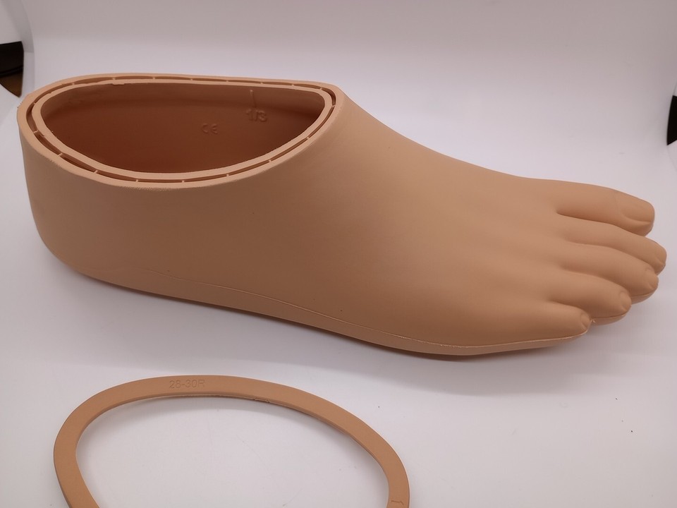 Ossur Balance S Torsion Prosthetic Foot Right sz 28, cat 3 + footshell