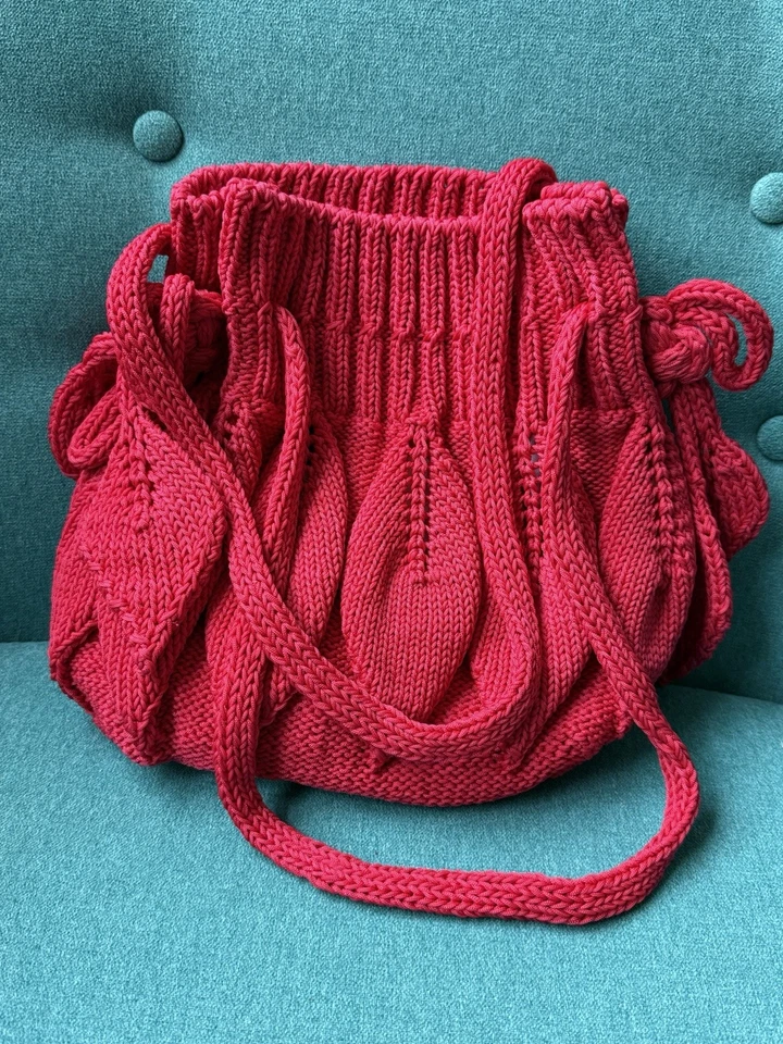 Bolso de Mano Tejido a Mano Tejido a Mano Rojo Diseño Floral Cordón Correa Hecho a Mano Foto 2 de 4