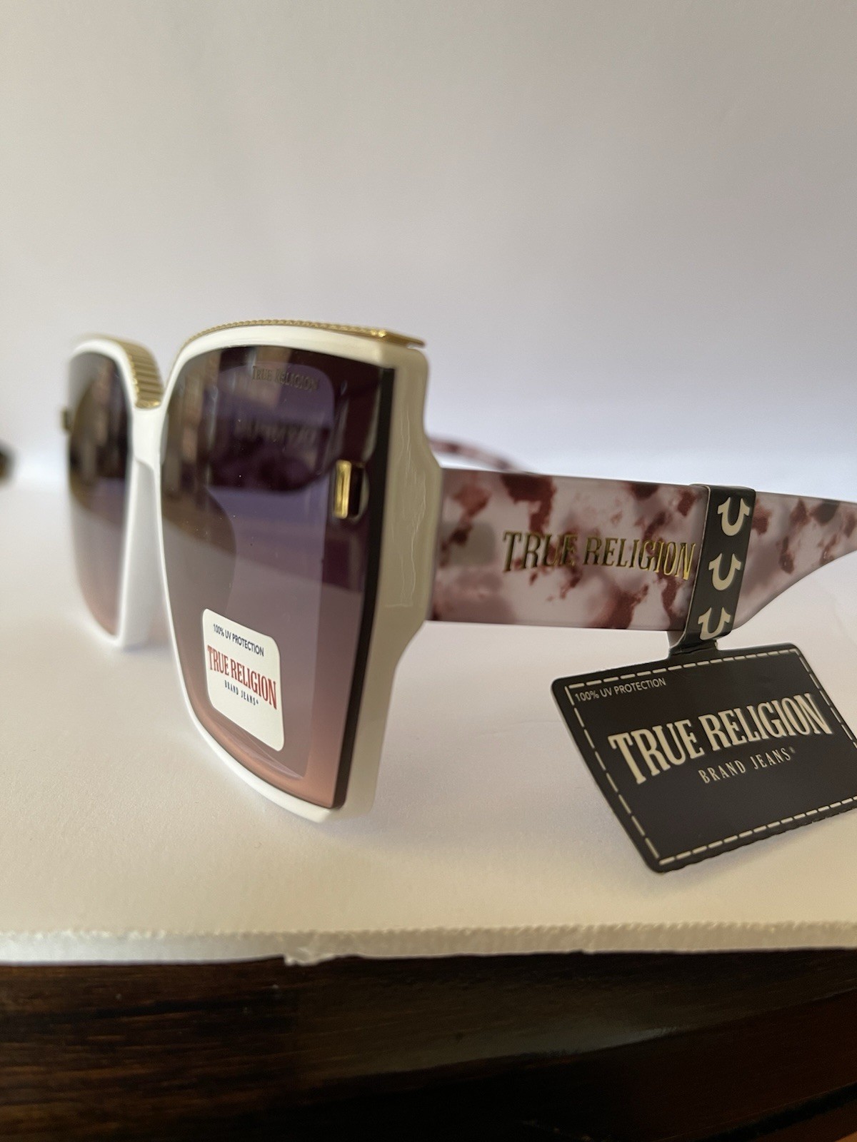 TRUE RELIGION Women’s White Frame Sunglasses Oversized Gold Accent Marbled Arms  thumbnail 8