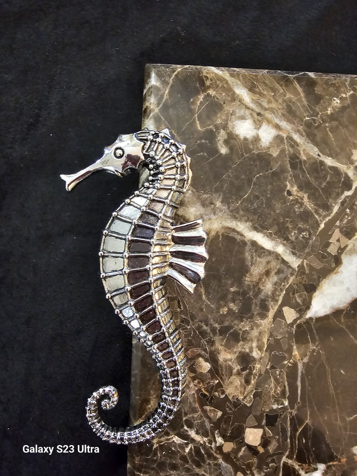 Mud Pie Seahorse Metal Handled Marble Cheese Board & Spreading Knife 7” x 13”