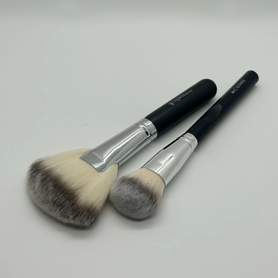 2 Piece Crown Cosmetics Makeup Brush Set - Image 4 of 4