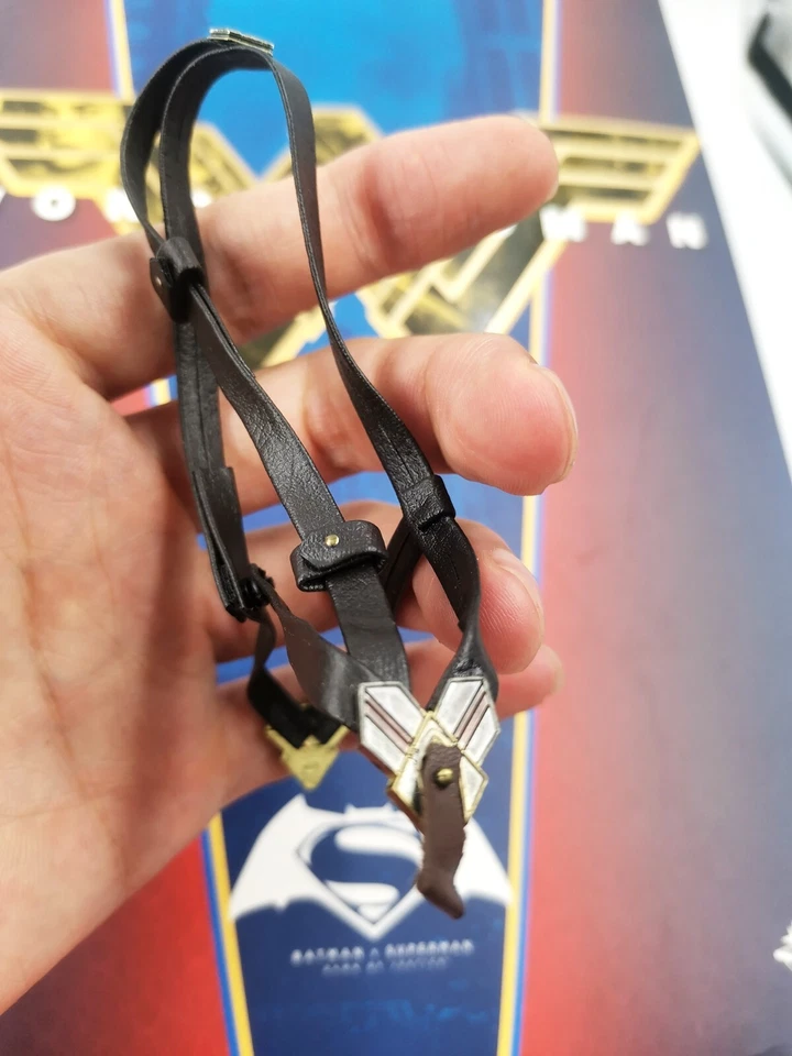 Hot Toys 1/6 Wonder Woman Strap Batman v Superman:Dawn Of Justice MMS359 Figure - Image 2 of 3